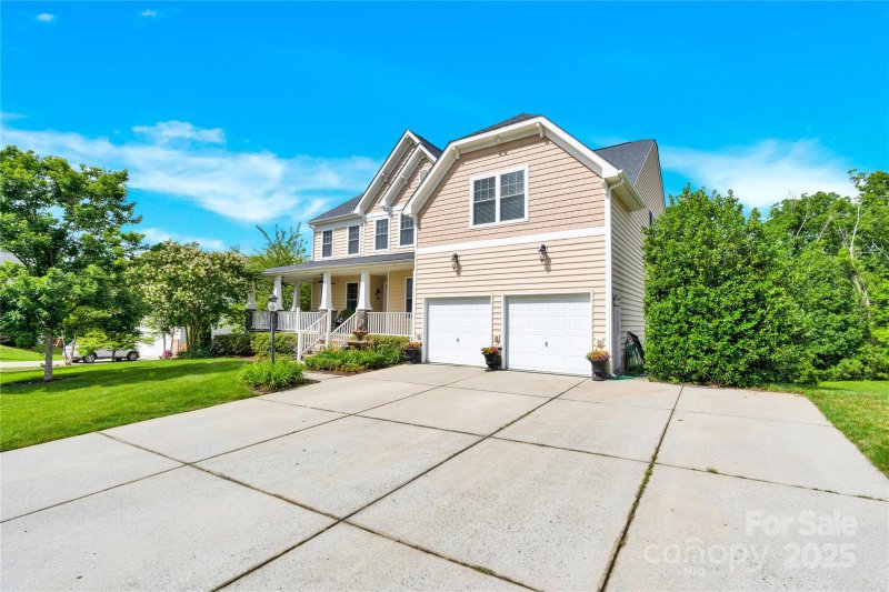 Property image 4 of 7480 Katelyn Court in Bridge Pointe, Harrisburg, NC 28075