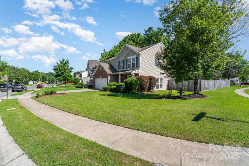 Property image 3 at 2206 Waters Trail Drive, Charlotte, NC 28216