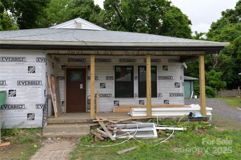 Property image 5 of 136 Edwards Avenue in Beacon Village, Swannanoa, NC 28778