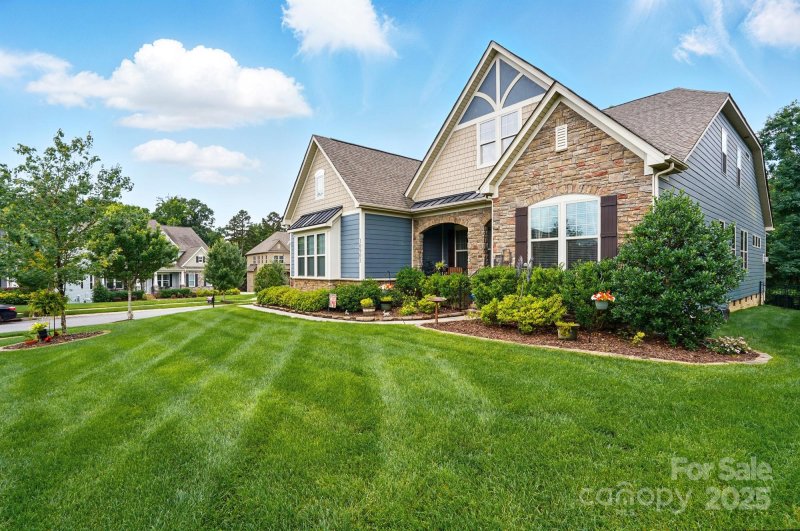 Property image 5 of 10903 Skymont Drive in Skybrook, Huntersville, NC 28078