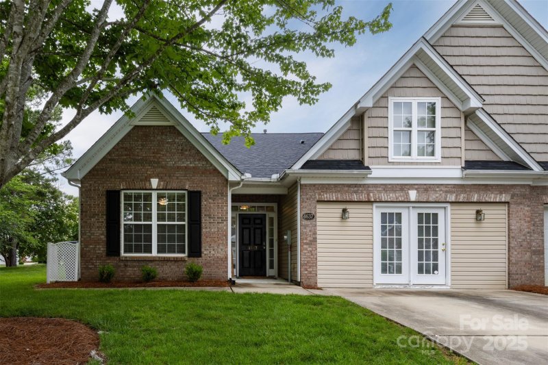 4637 Willow Glen Road