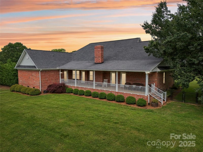 Property image 2 of 105 Gold Run Court in Gold Run, Kings Mountain, NC 28086