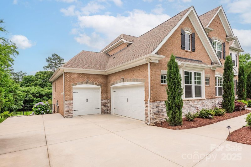 Property image 2 at 3009 Ocaso Court, Matthews, NC 28104