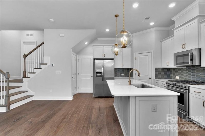 Property image 5 at 6327 Southgrove Street, Charlotte, NC 28277