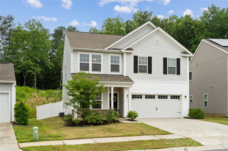 Property image 2 at 5113 Saddleback Drive, Mount Holly, NC 28120