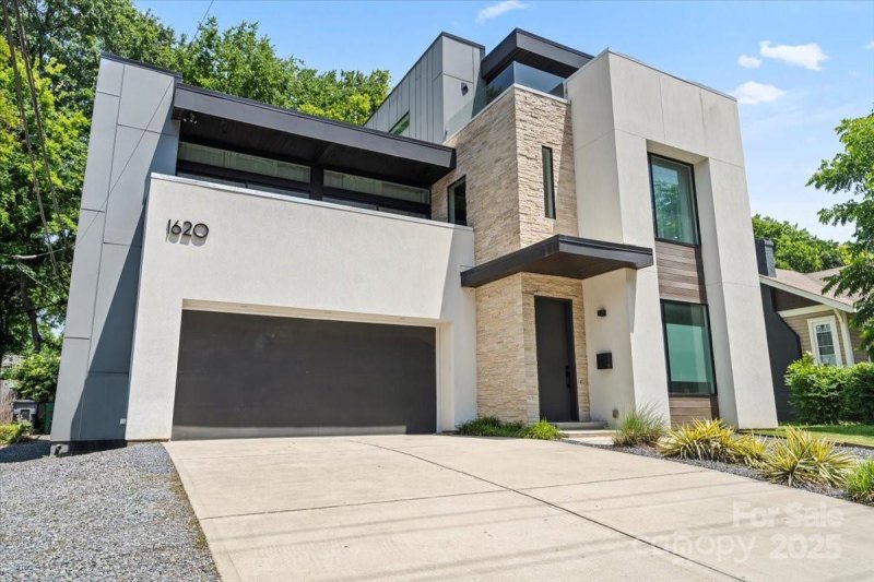 Wilmore, Charlotte Community