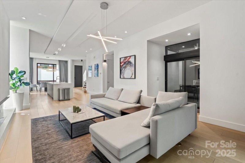 Property image 4 of 1620 S Tryon Street in Wilmore, Charlotte, NC 28203