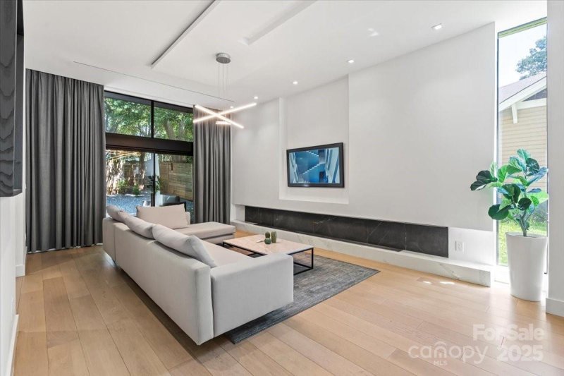 Property image 5 of 1620 S Tryon Street in Wilmore, Charlotte, NC 28203