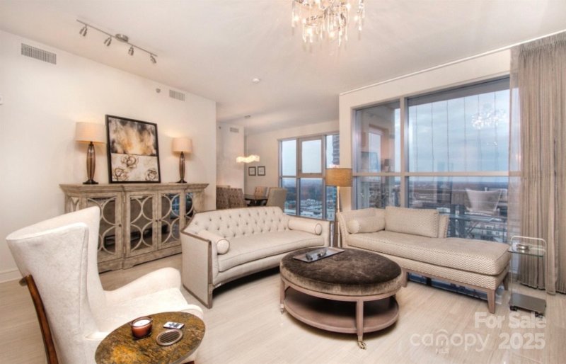 Property image 5 at 333 W Trade Street, Charlotte, NC 28202