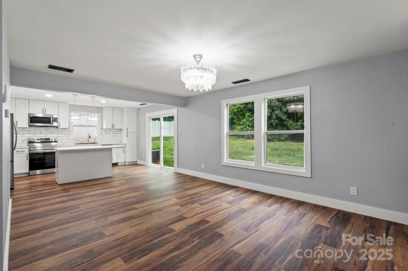 Property image 5 of 3124 Pikes Peak Drive in Crowders View, Gastonia, NC 28052