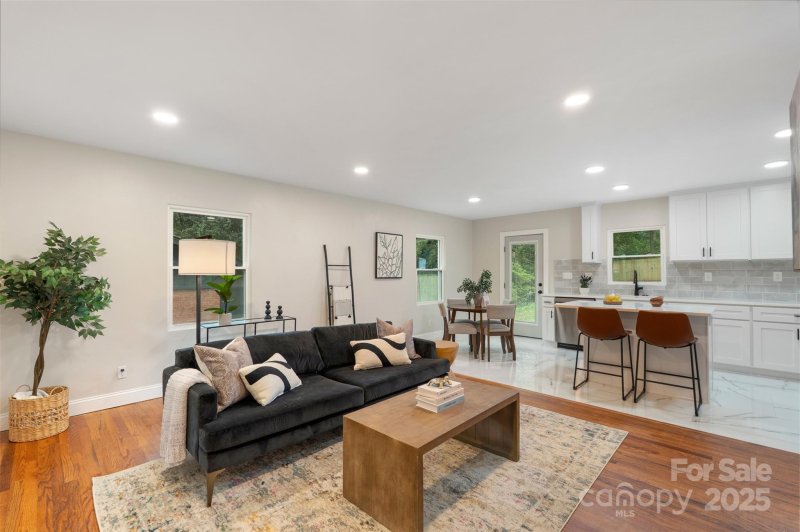 Property image 3 of 3900 Colebrook Road in Milton Park, Charlotte, NC 28215