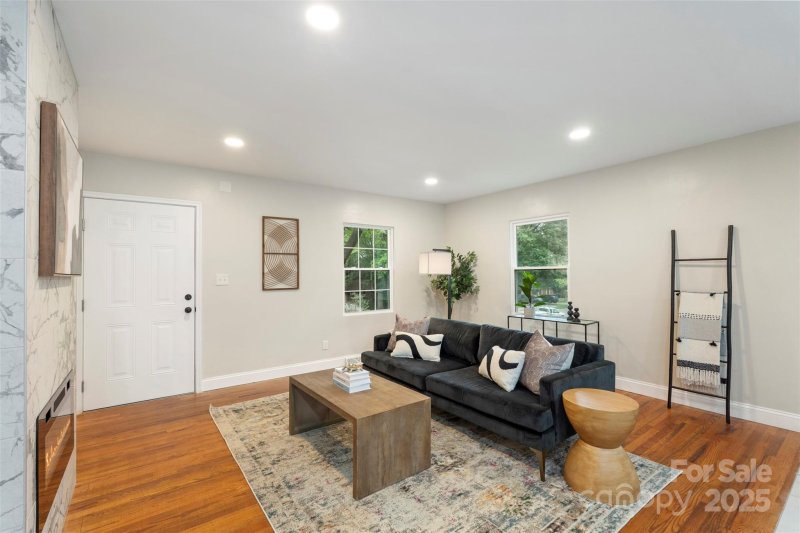 Property image 5 of 3900 Colebrook Road in Milton Park, Charlotte, NC 28215