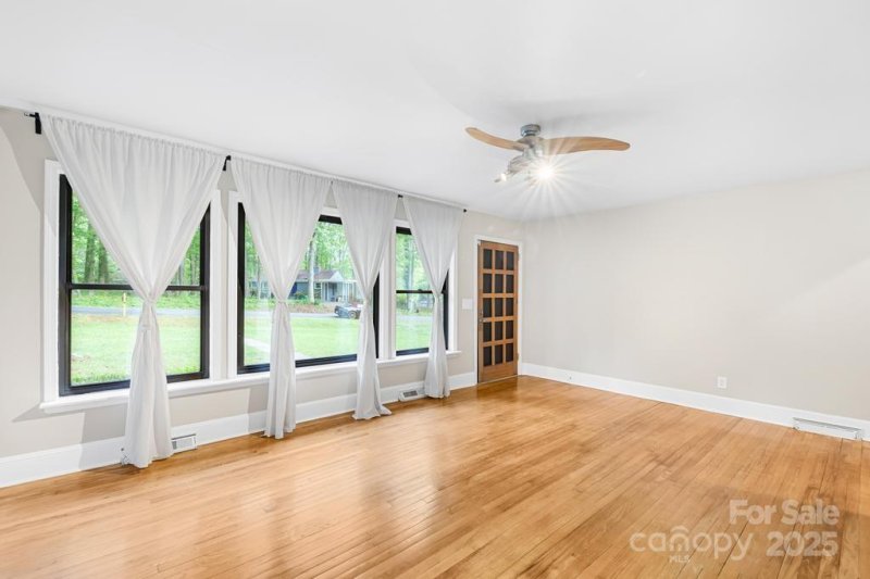 Property image 3 at 7022 Lakeside Drive, Charlotte, NC 28215