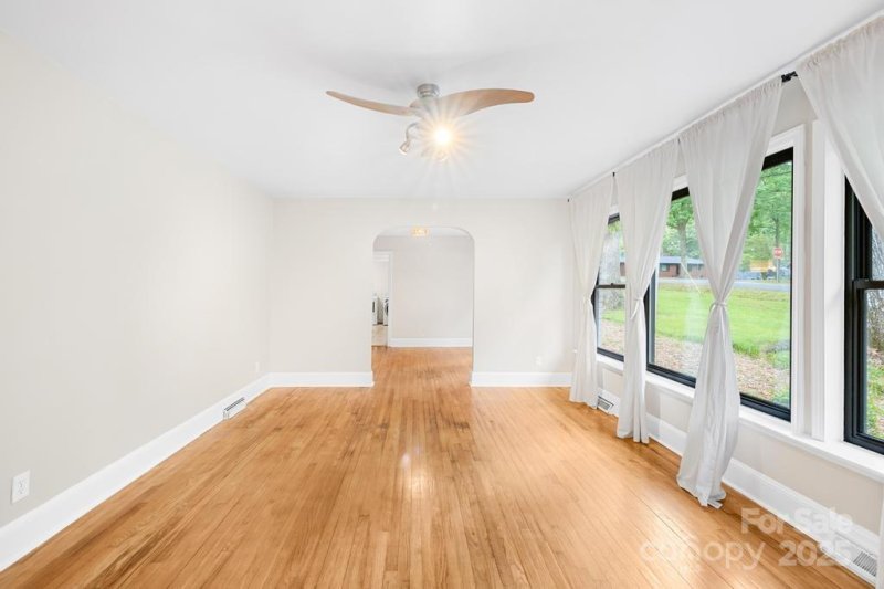 Property image 5 at 7022 Lakeside Drive, Charlotte, NC 28215