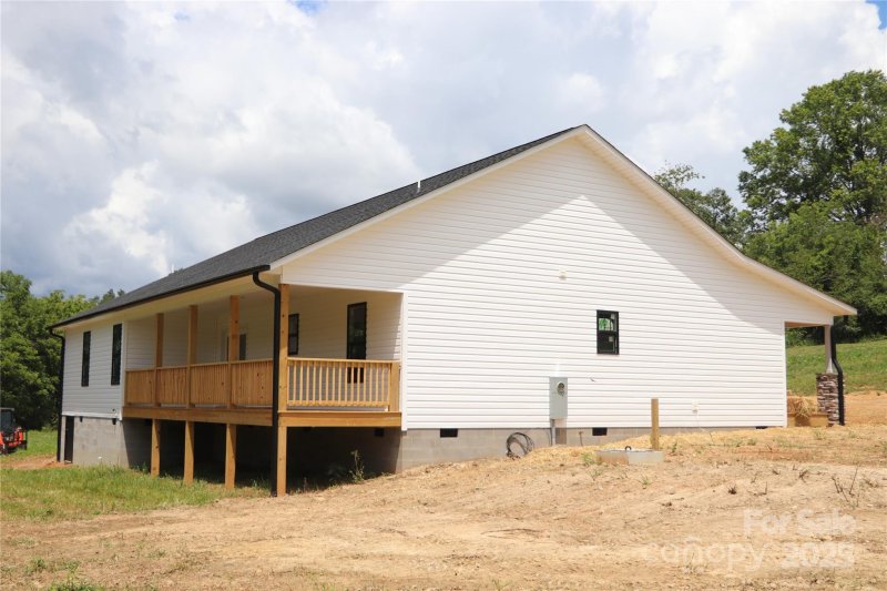 Property image 5 of 632 Morlin Acres Drive in Sky View Ridge, Marshall, NC 28753