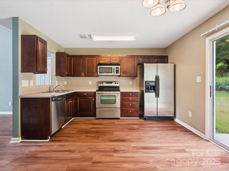 Property image 2 at 829 Raindrops Road, Gastonia, NC 28054