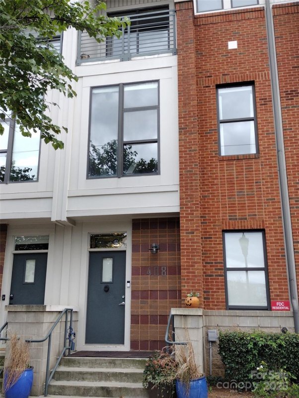 408 N Mcdowell Street