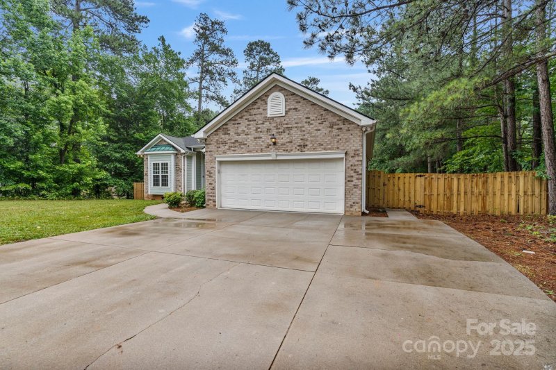 Property image 3 at 105 Stumpy Creek Road, Mooresville, NC 28117