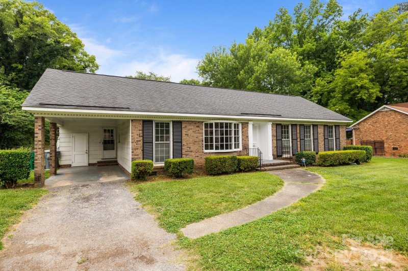 Property image 3 at 5918 Barrington Drive, Charlotte, NC 28215