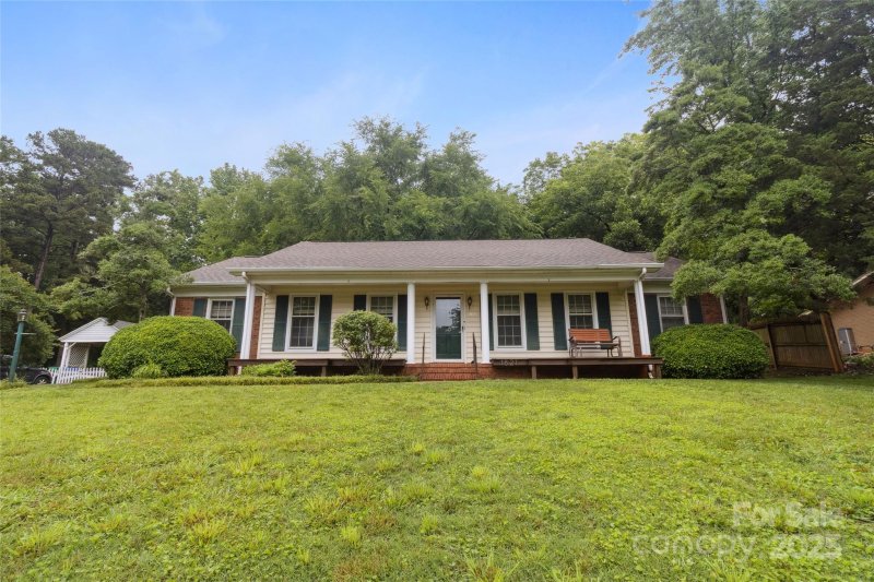 Property image 2 at 1821 Bonnie Lane, Charlotte, NC 28213