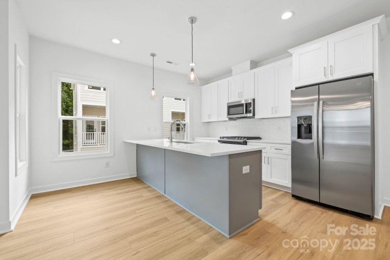 Property image 4 of 3924 Hager Drive in Westerly Hills, Charlotte, NC 28208