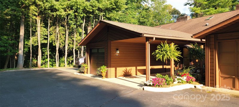 Property image 2 of 308 Woodfield Drive in Woodfield Condos, Asheville, NC 28803