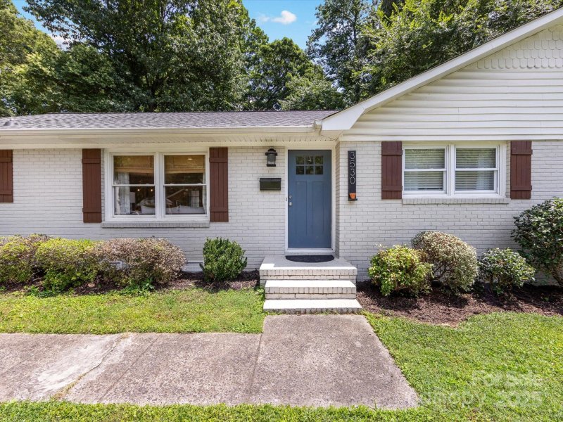 Property image 2 at 3530 Woodleaf Road, Charlotte, NC 28205