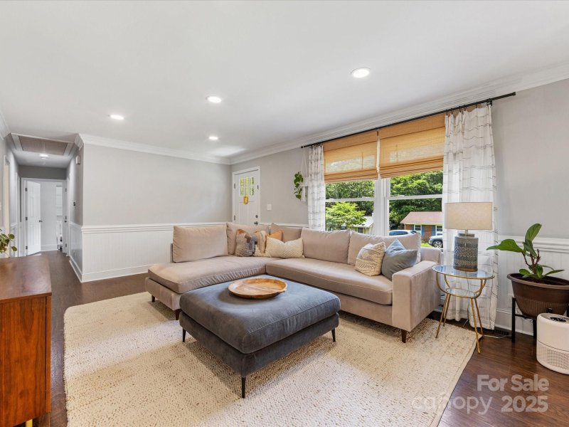 Property image 3 at 3530 Woodleaf Road, Charlotte, NC 28205