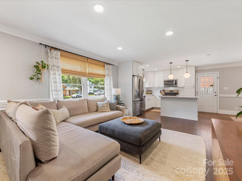 Property image 4 at 3530 Woodleaf Road, Charlotte, NC 28205