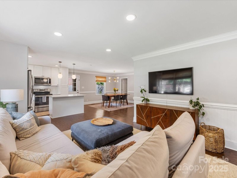 Property image 5 at 3530 Woodleaf Road, Charlotte, NC 28205