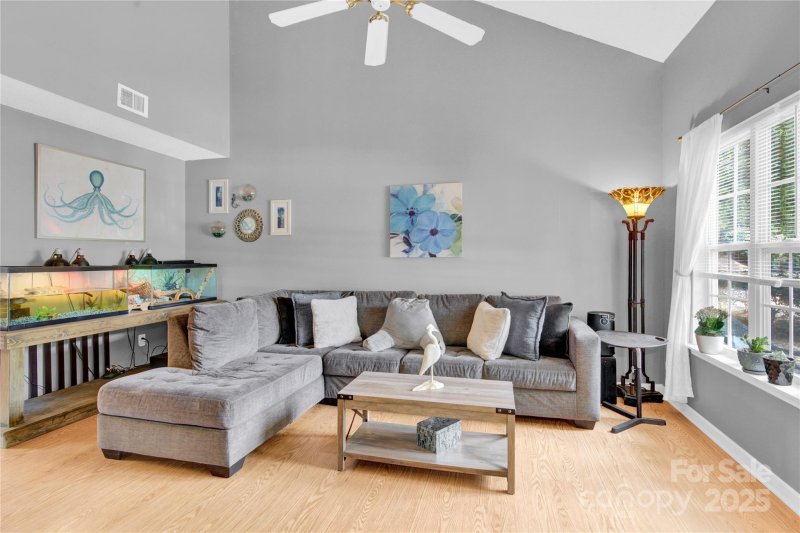 Property image 4 of 125 Lynch Circle in Brookhaven, Mooresville, NC 28117