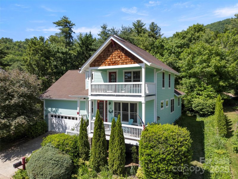 Property image 2 of 7 Oakhaven Terrace in Eastwood Village, Asheville, NC 28803