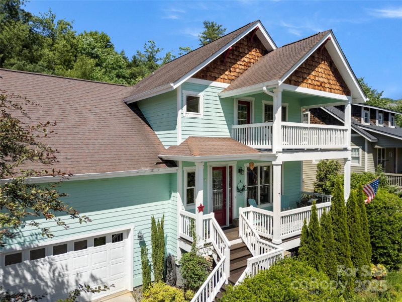 Property image 3 of 7 Oakhaven Terrace in Eastwood Village, Asheville, NC 28803