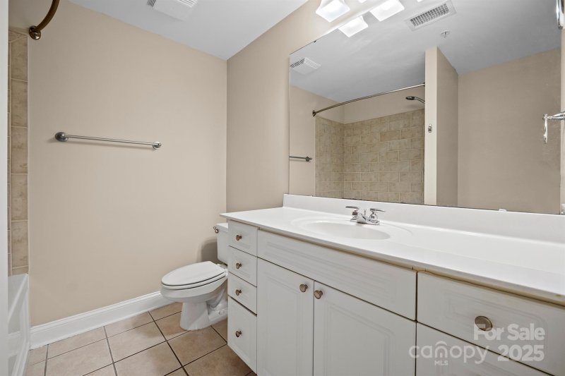 Property image 3 at 300 W 5th Street, Charlotte, NC 28202