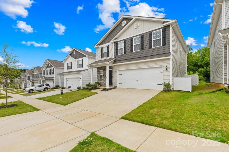 Property image 2 at 5204 Belstone Lane, Charlotte, NC 28215