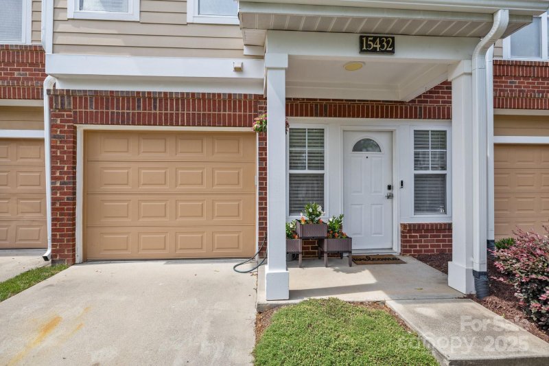 Property image 2 at 15432 Coventry Court Lane, Charlotte, NC 28277