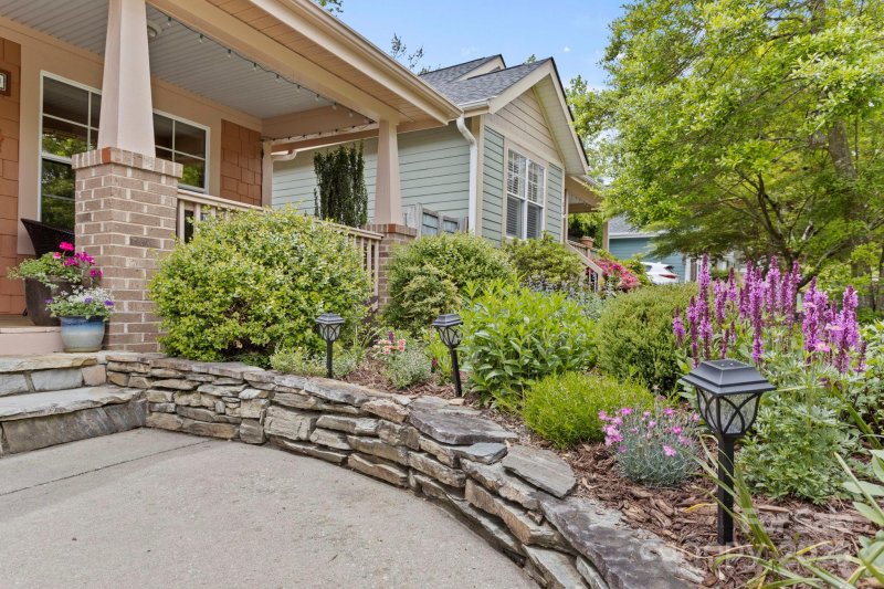 Property image 5 at 40 Avonlea Lane, Flat Rock, NC 28731