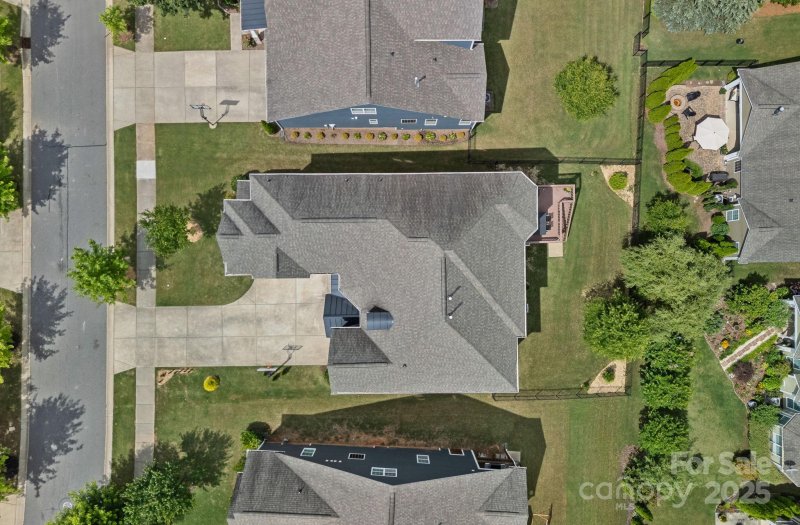 Property image 2 of 12214 Bonny Oaks Drive in Avery Park, Cornelius, NC 28031