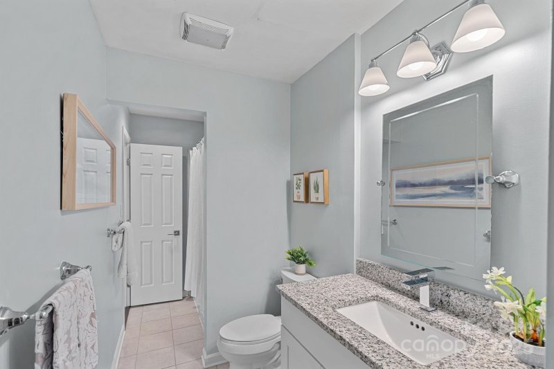 Property image 4 at 3308 Selwyn Farms Lane, Charlotte, NC 28209