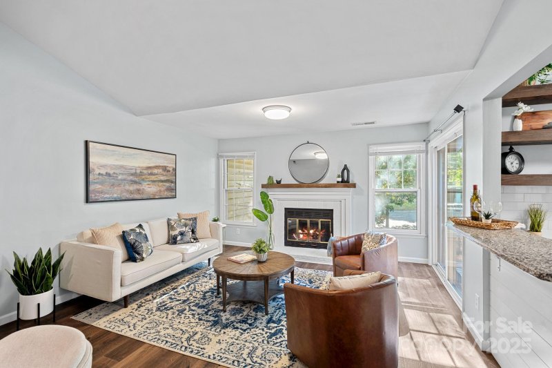 Property image 5 at 3308 Selwyn Farms Lane, Charlotte, NC 28209