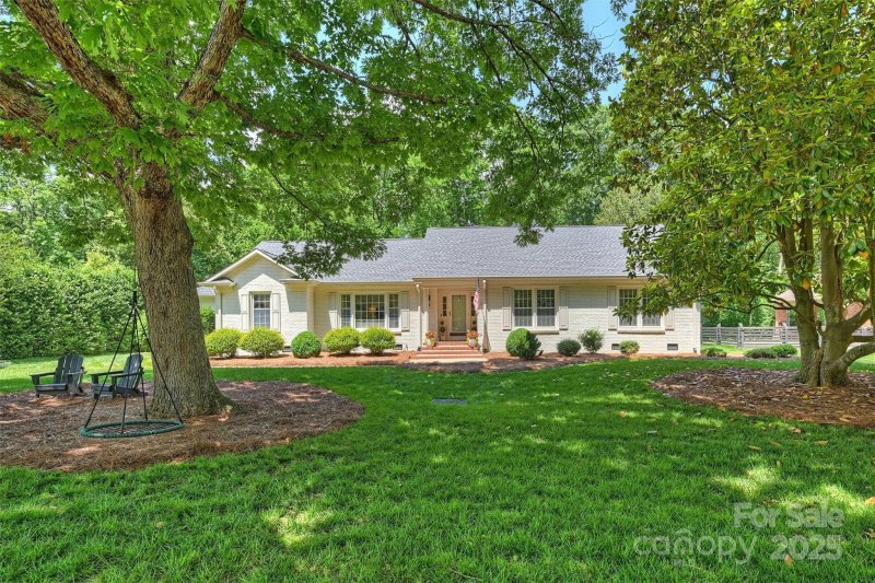Property image 5 at 7022 Lancer Drive, Charlotte, NC 28226