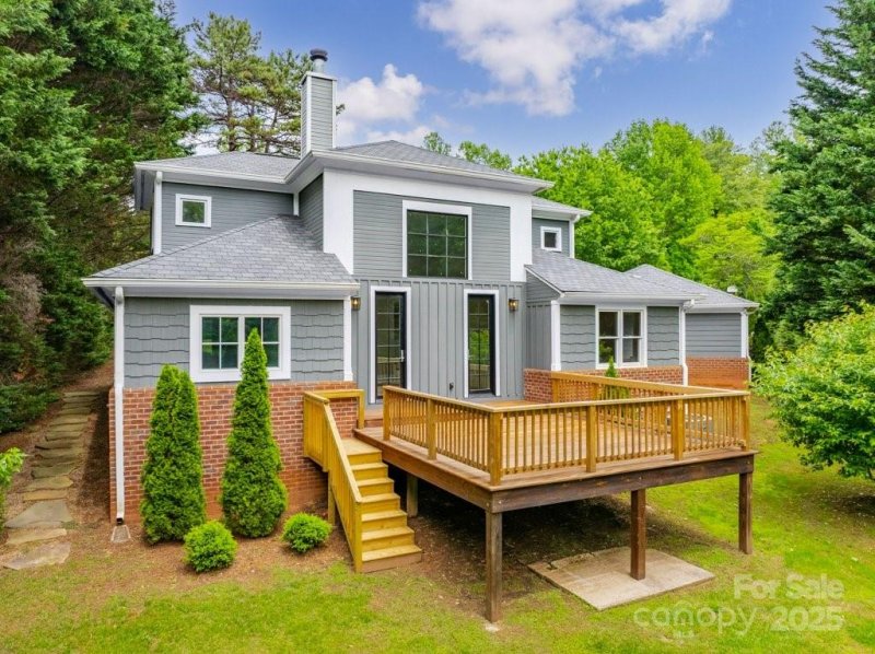 Property image 3 of 74 Eastmoor Drive in Eastmoor, Asheville, NC 28805