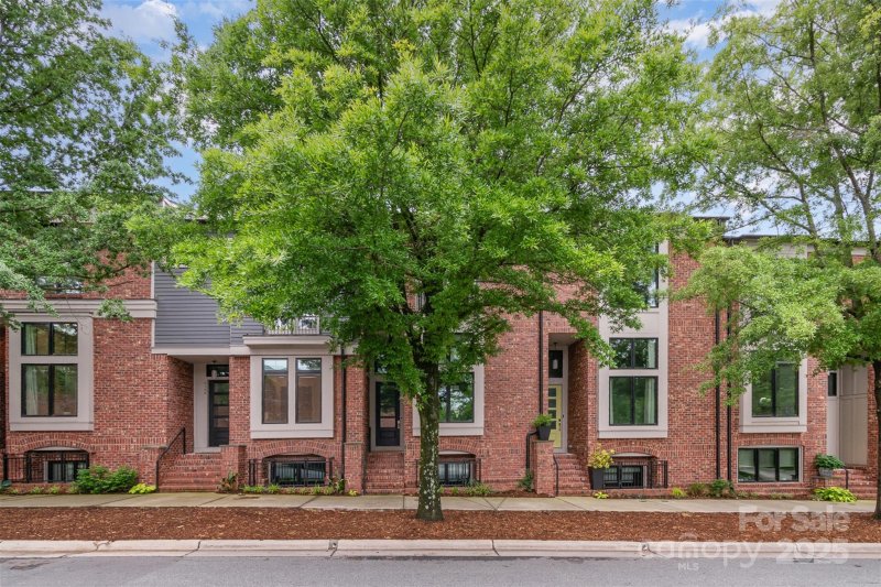 Property image 3 at 428 E 33rd Street, Charlotte, NC 28205