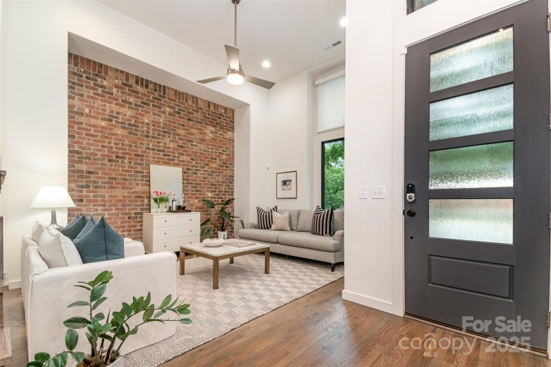 Property image 5 at 428 E 33rd Street, Charlotte, NC 28205