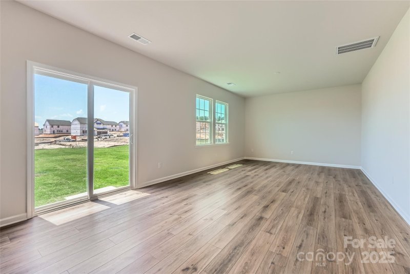 Property image 4 of 6361 Fairfax Court in Shannon Woods, Maiden, NC 28650