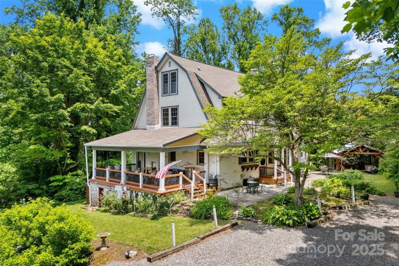 Property image 2 of 147 Preservation Way in East Hills, Waynesville, NC 28786