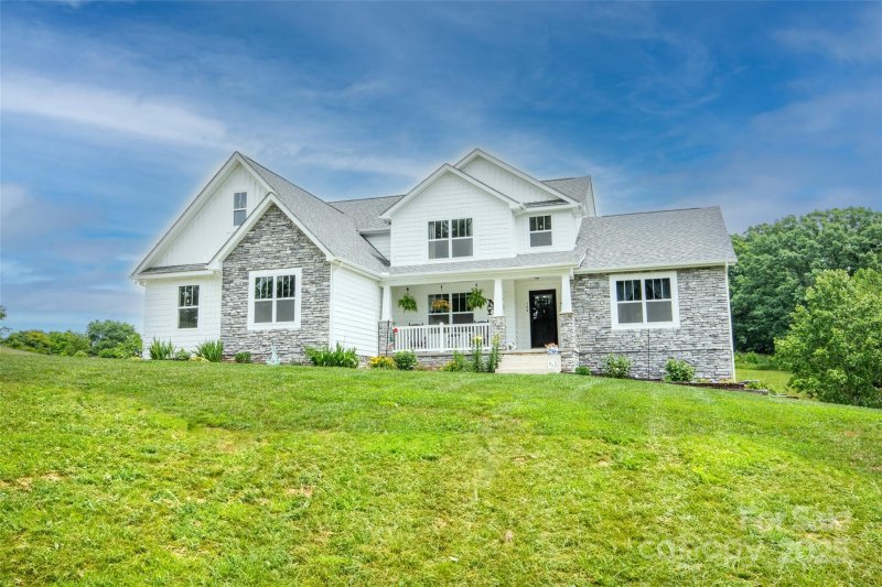 Seven Oaks, Statesville Community