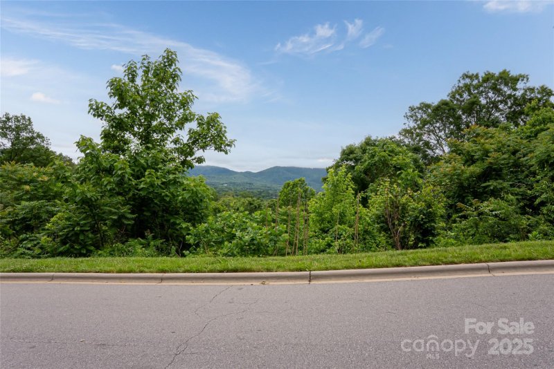 Property image 5 of 22 Samuel Ashe Drive in Beaucatcher Heights, Asheville, NC 28805