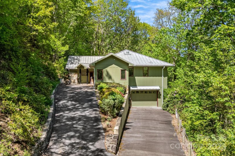 Property image 2 of 1760 Winding Creek Drive in Villages of Plott Creek, Waynesville, NC 28786