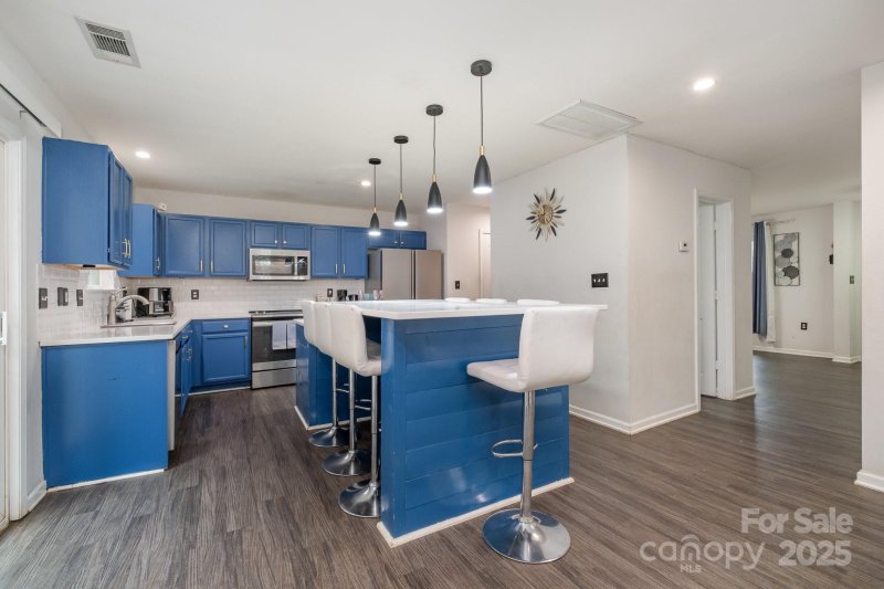 Property image 4 of 9524 Eagle Feathers Drive in Catawba River Plantation, Charlotte, NC 28214